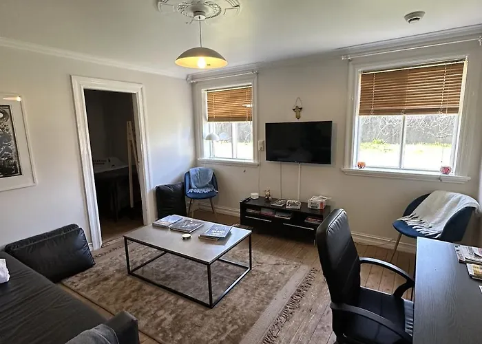 Reykjavik Urban Escape 2-Bedroom Haven With Private Entrance