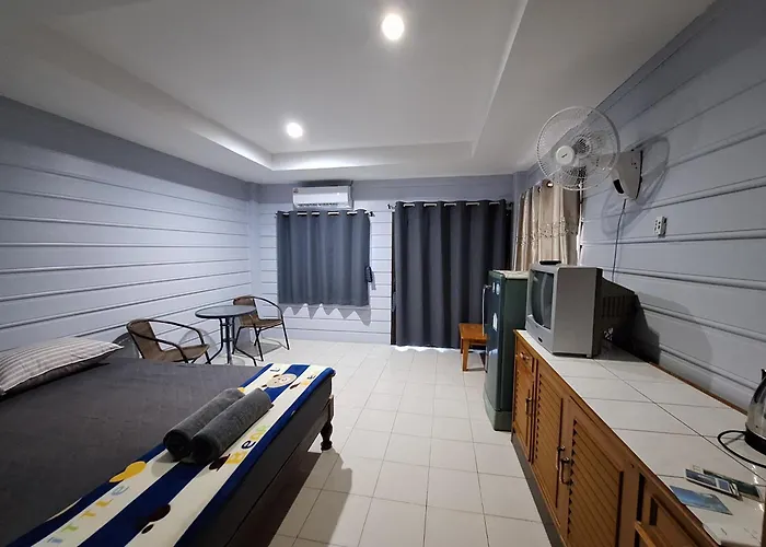 Phonsomboon Guesthouse