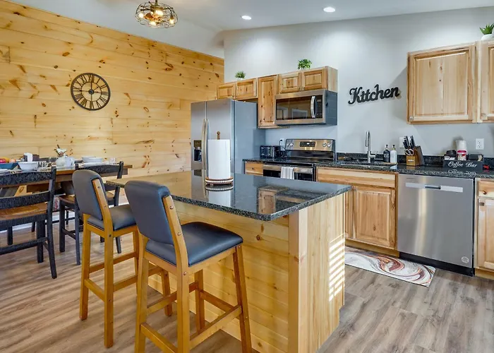 Serene Logan Retreat W/ Hot Tub & Stargazing Dome