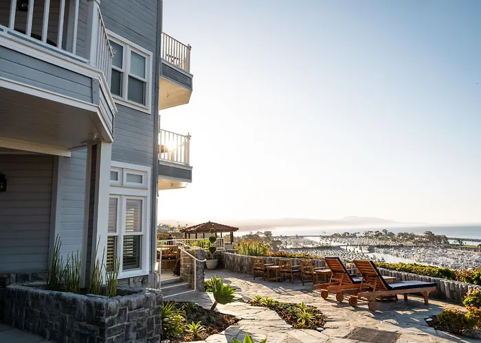 Blue Lantern Inn, A Four Sisters Inn