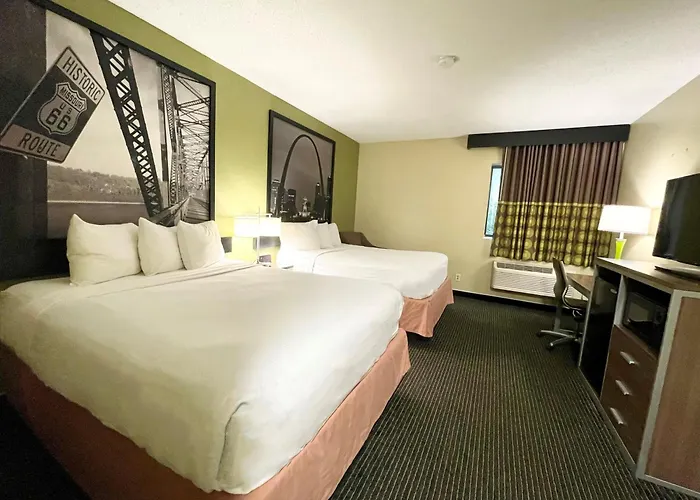 Super 8 By Wyndham St Charles
