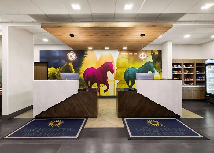 La Quinta Inn & Suites By Wyndham El Paso East Loop-375