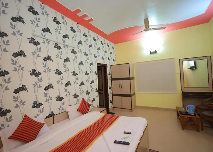 Hotel Mukund Priya- Near Krishna Janam Bhoomi