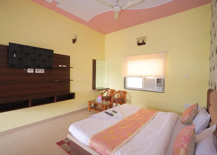 Hotel Mukund Priya- Near Krishna Janam Bhoomi