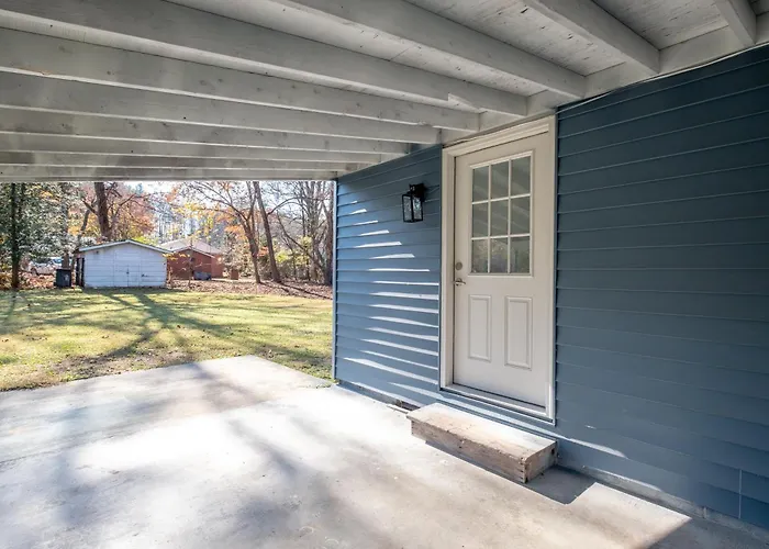 Downtown Brevard, Franklin Park & College - Updated 3Bd 2Ba Home, Pets Ok