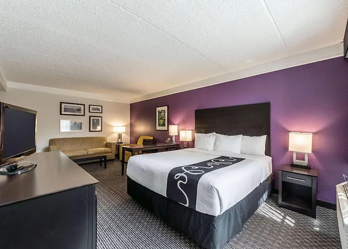 La Quinta Inn & Suites By Wyndham San Antonio Downtown