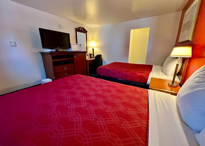 Rodeway Inn & Suites Brunswick Near Hwy 1