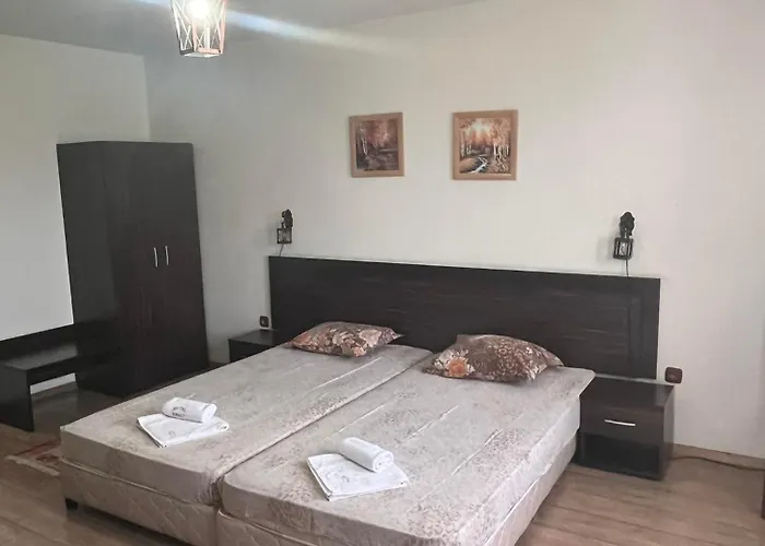 Family Hotel Emaly 2