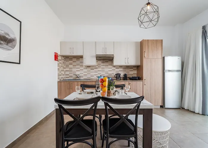 SunnyVillas 1 Bedroom Central Protaras