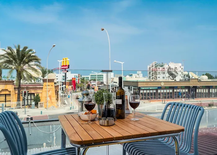 SunnyVillas 1 Bedroom Central Protaras