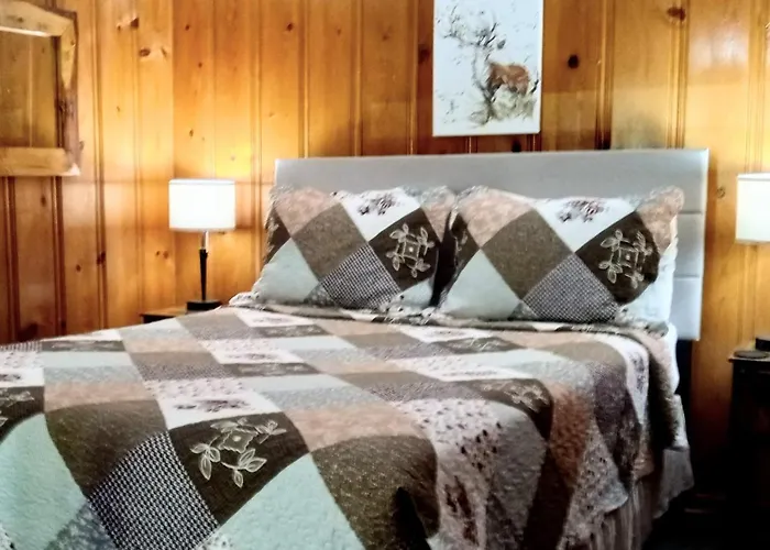 The Evening Shade River Lodge And Cabins