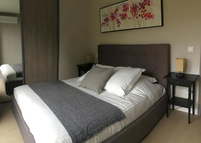 Hpc Suites - Cassis Centre - Parking Securise Et Piscine Chauffee