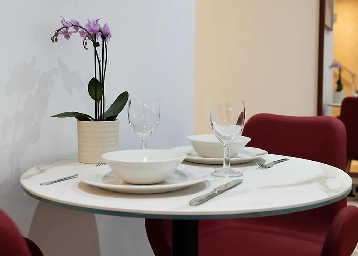 Premier Suites Edinburgh Fountain Court
