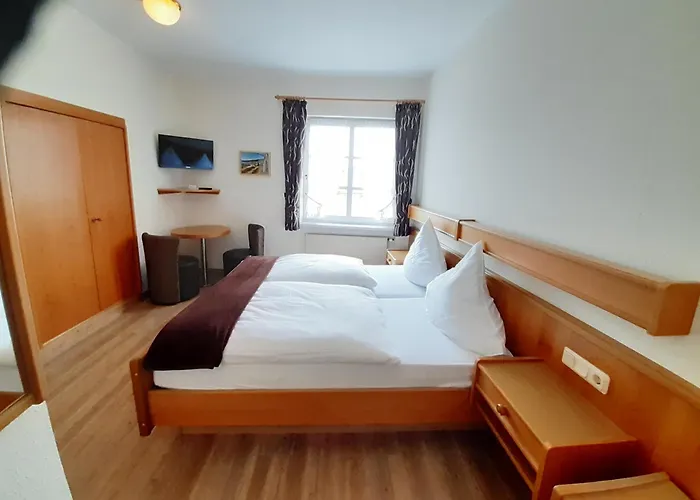 Hotel Cafe Alt-Piesport
