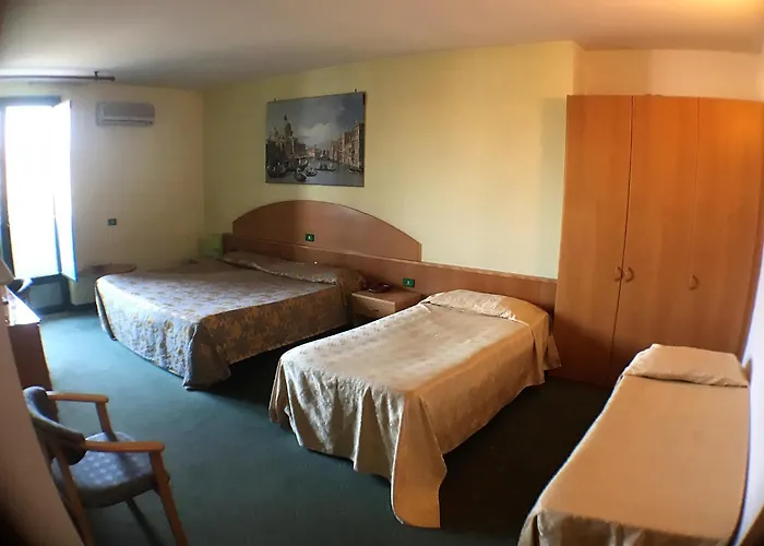 Ascot Lodging
