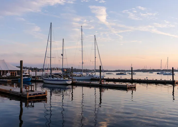 Newport Beach Hotel & Suites