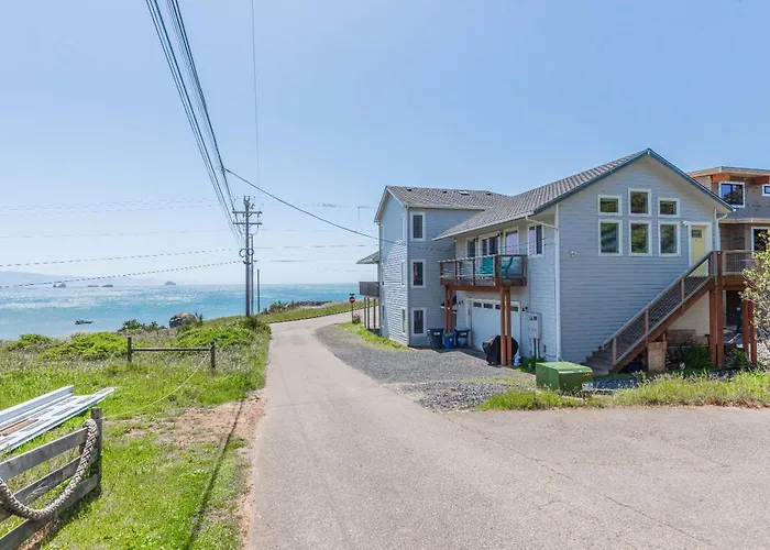 #Stayinmydistrict Oceanview Studio Loft