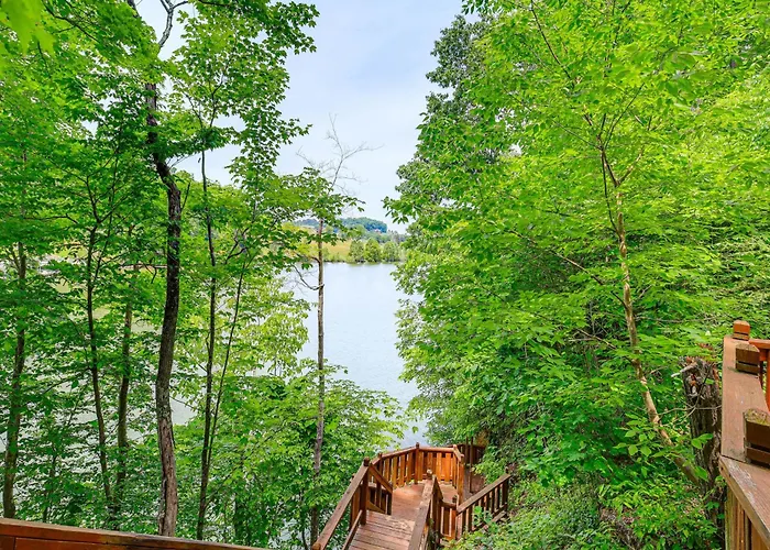 Peaceful South Holston Lake Cabin W/ Dock & Deck!