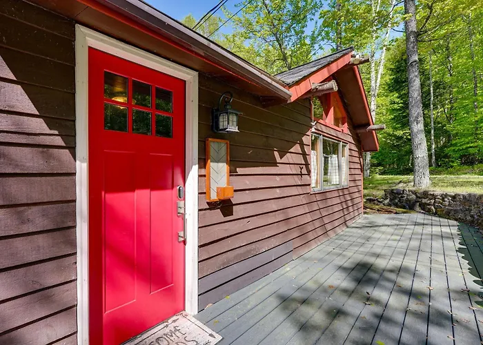 Saranac Lake Cabin W/ Deck: Pets Welcome!