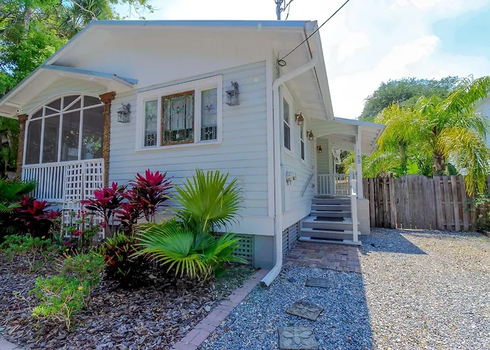 Luxurious Bohemian Bungalow In Lincolnville - Mins From Downtown!