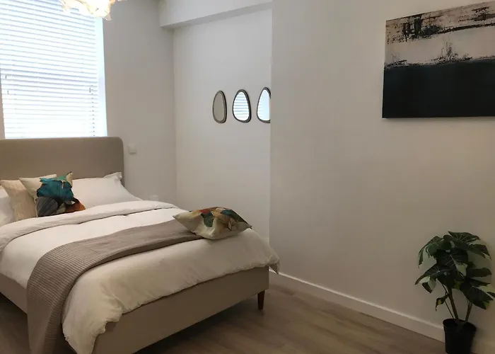 On The Avenue Apt 3