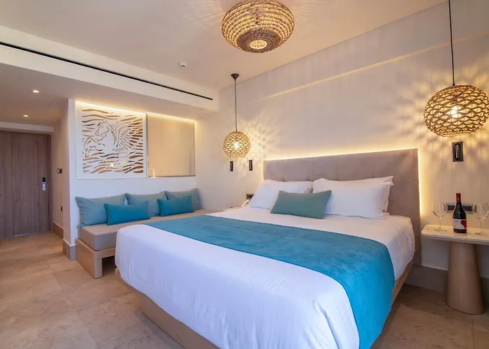 Pegasos Deluxe Beach Hotel