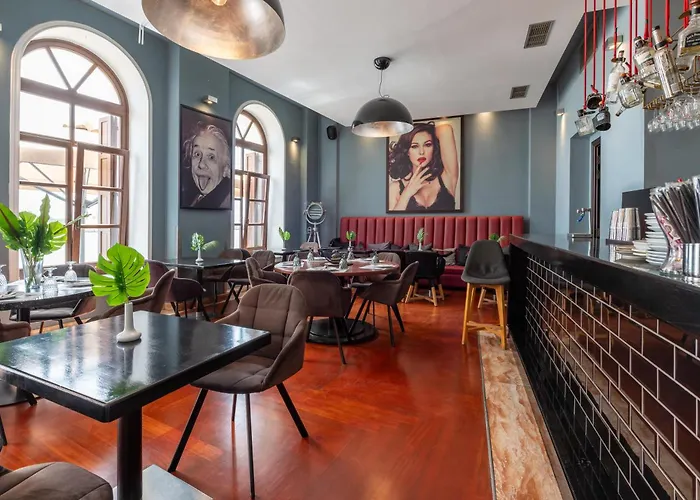 La Boheme Hotel