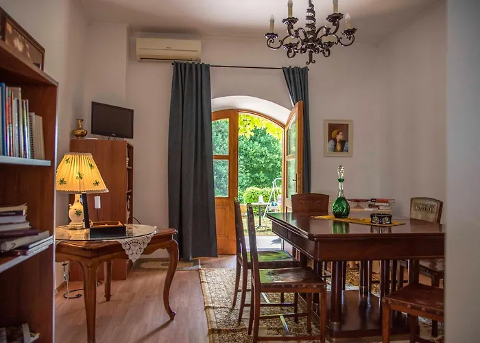 Kis Helikon Villa