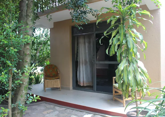 Montane Safaris Hotel
