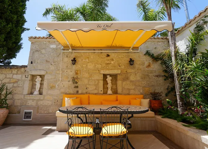 Alacati Tas Otel