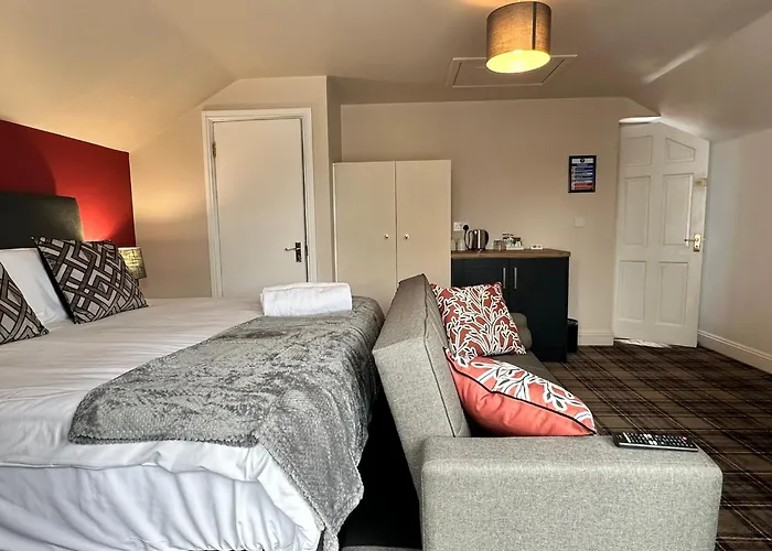 The Prince Albert Pub & Hotel With Onsite Free Parking 2 Minutes From Legoland
