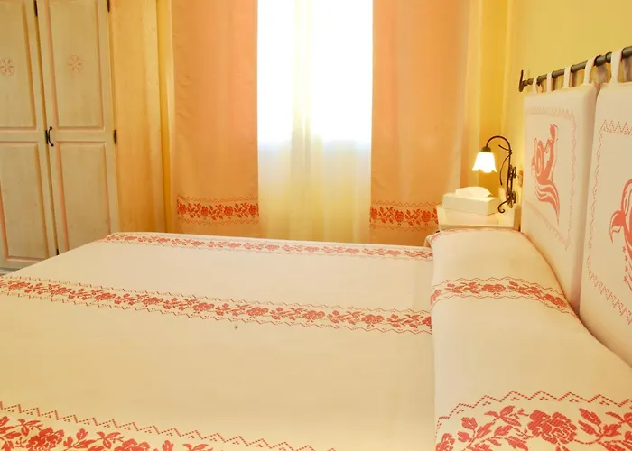Hotel With Swimming Pool In La Maddalena, Breakfast Included