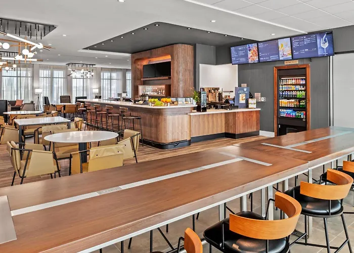 Courtyard By Marriott Modesto North