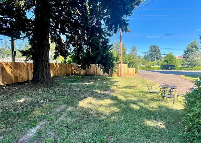 Entire Farmhouse - Great For Longer Stays