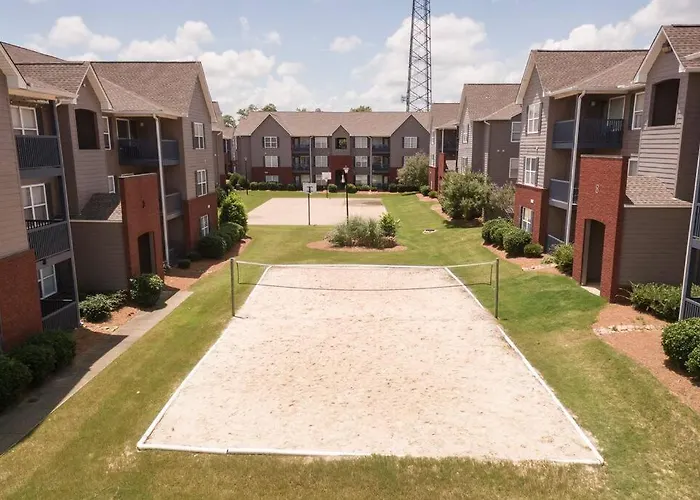 Vibrant Living Near Auburn University L 4Br 4Ba