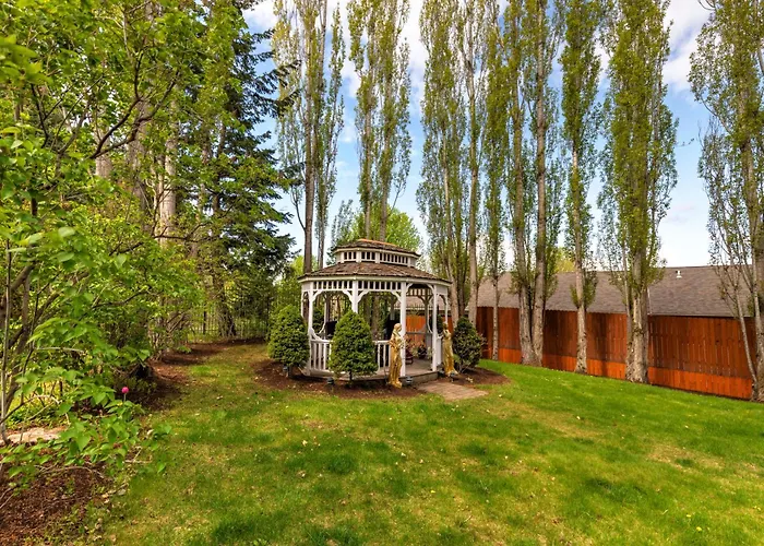 The Gibson Mansion Bed And Breakfast