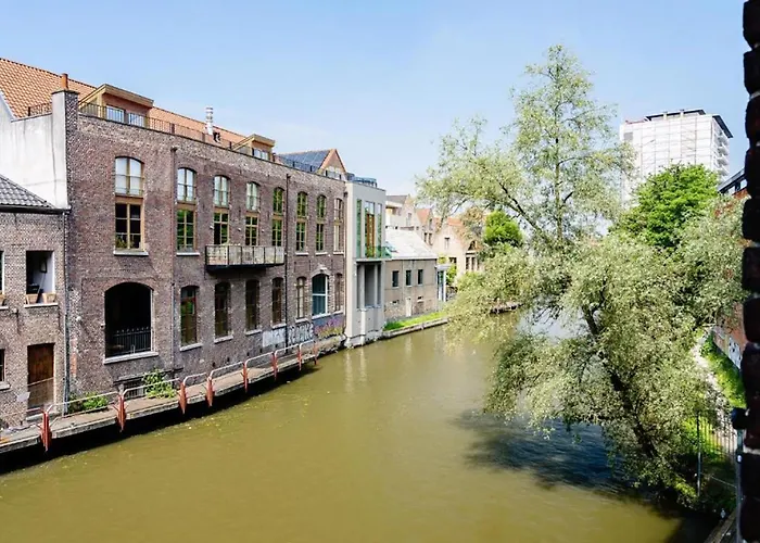 Budget Rooms By Ghent River