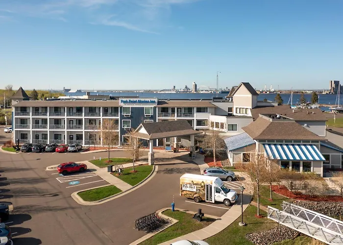 Park Point Marina Inn