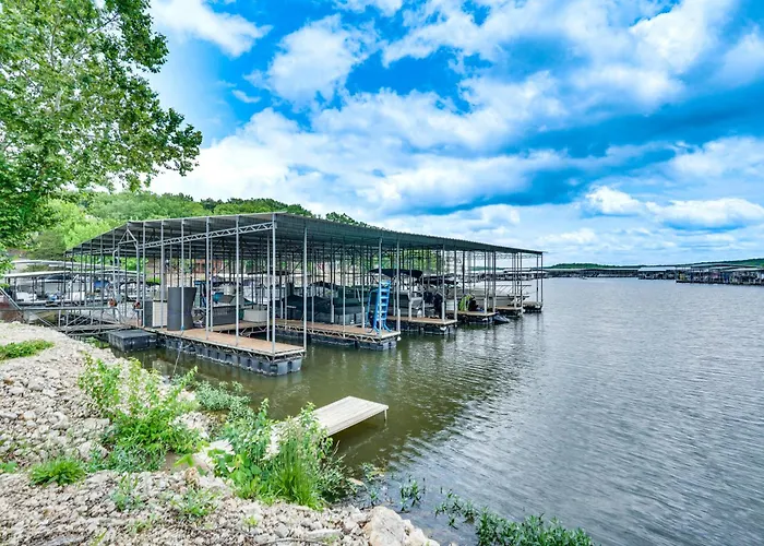 Kayaks, Boat Slip, Game Room, Calm Cove, Great Loc