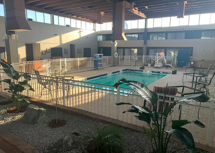 Riverside Hotel & Conference Center
