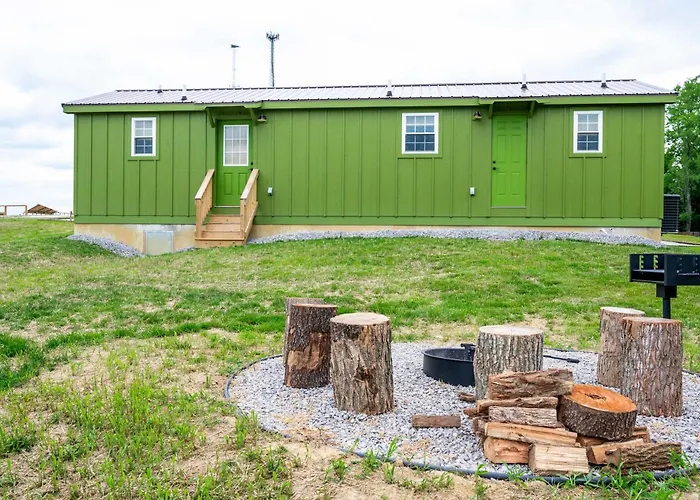 Block Of 5 Lodges At Eden Reserve - For Groups