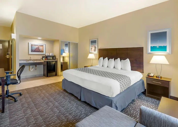 Best Western Naples Plaza Hotel