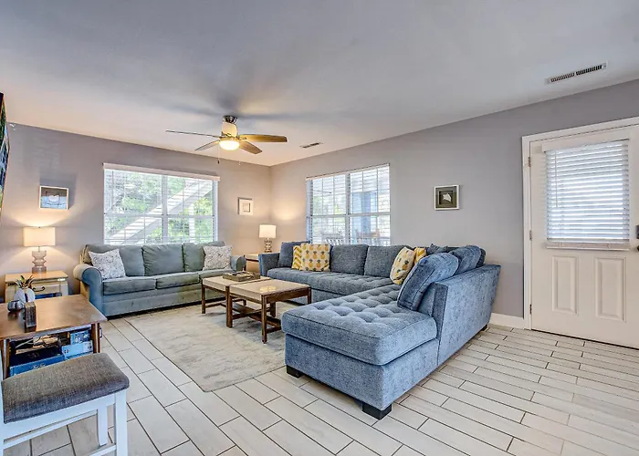Palm Boulevard 2403