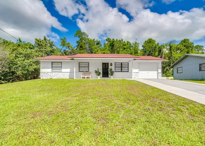 2 Mi To State Parks! Crystal River Home W/ Yard