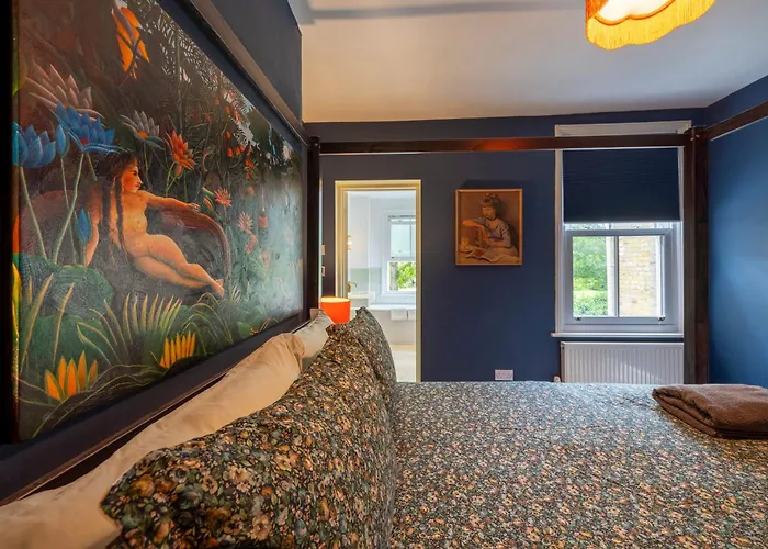 City Centre Luxury House - Garden Oasis, Kingsize Beds