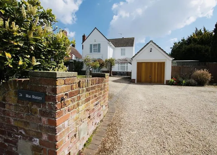 Exquisite Location Close To The Sea!