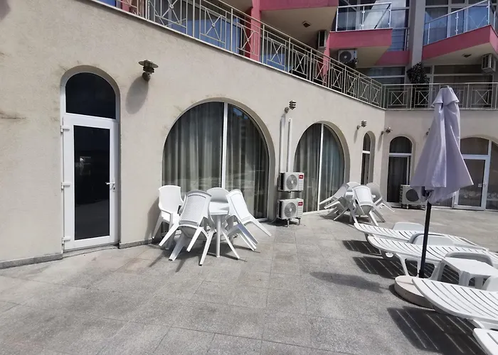 Rose Garden Omax Apartments