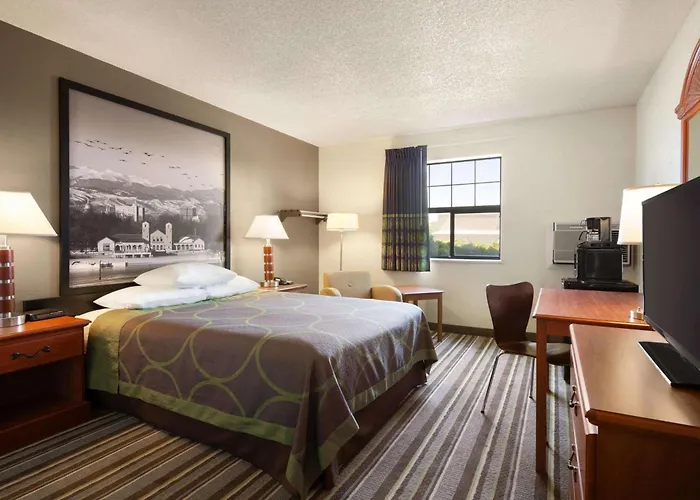 Super 8 By Wyndham Colorado Springs/Afa Area