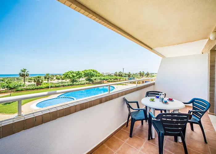 Gorgeous Apartment In Cabanes With House Sea View
