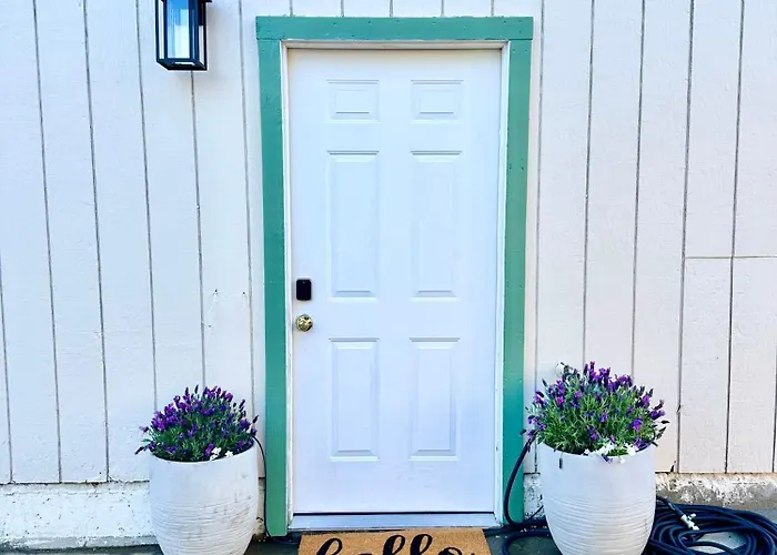 Chic & Cozy Oakland Getaway!